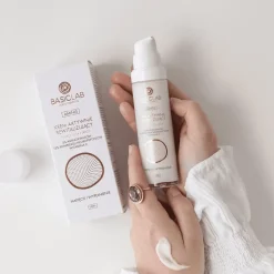 BasicLab Aminis, krem rewitalizujący 5% aminokwasów, 15% kompleksu neuropeptydów, wit. C, 50 ml