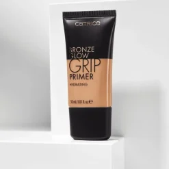 Catrice Bronze Glow Grip Primer, baza pod makijaż, 30 ml