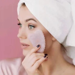 Crystallove, płytka 3D do masażu twarzy gua sha z kwarcu różowego, 1 szt.