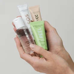 Zestaw Madara The Icons Set Light, woda micelarna, 50 ml + rozjaśniająca maska z kwasamia AHA, 17 ml + krem do twarzy, 15 ml + krem CC SPF15, 15 ml